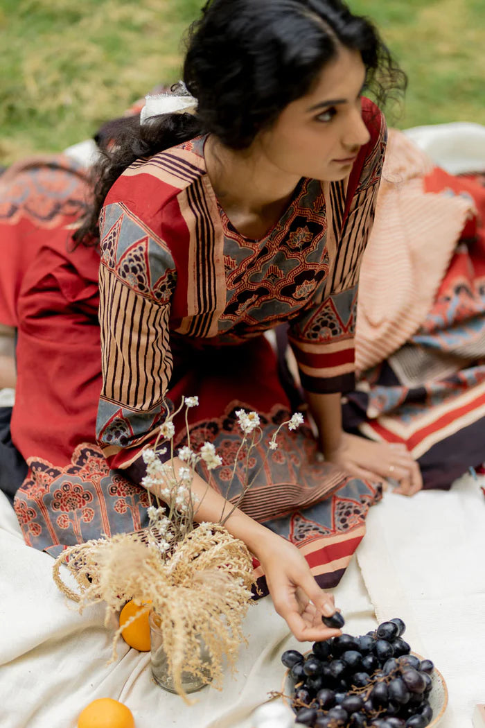 Maroon Traditional Motif Print Cotton Kurta With Dupatta