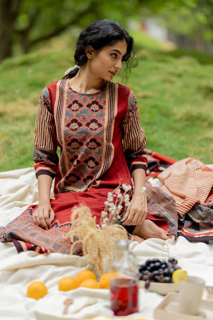 Maroon Traditional Motif Print Cotton Kurta With Dupatta